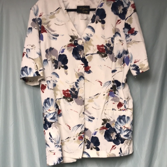 Toni Garment for CC Magic floral woman’s 2 piece shorts suit - Picture 1 of 10